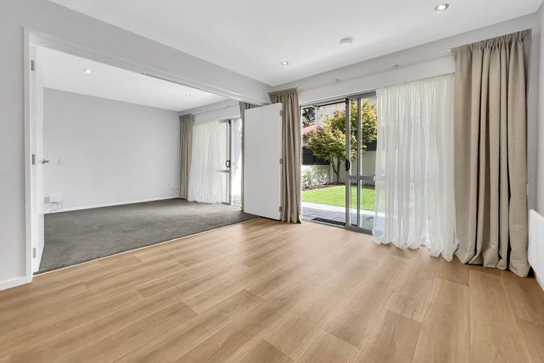 Photo of property in 3a/71 Spencer Road, Oteha, Auckland, 0632