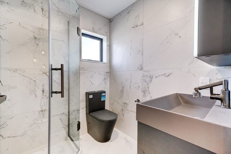 Photo of property in 40 Allington Road, Massey, Auckland, 0614