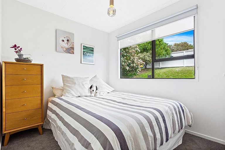 Photo of property in 30 Pokapu Street, Titirangi, Auckland, 0600