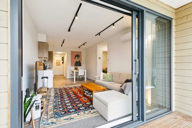 Photo of property in 4/65 Tiketike Way, Brooklyn, Wellington, 6021