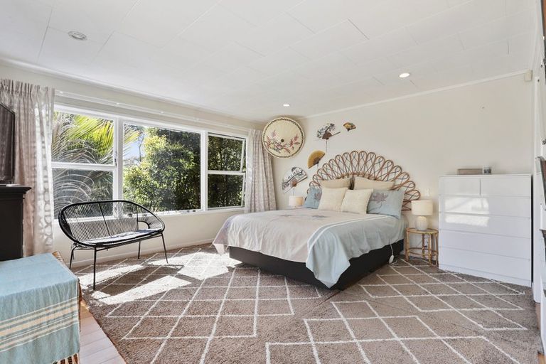 Photo of property in 151 Scenic Drive, Titirangi, Auckland, 0604