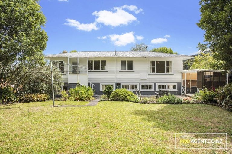 Photo of property in 50 Rimutaka Place, Titirangi, Auckland, 0604