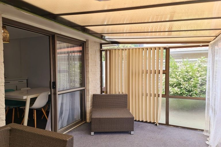 Photo of property in 6 Jarrett Court, Roslyn, Palmerston North, 4414