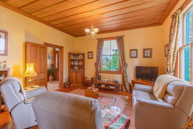 Photo of property in 3 Saint Marys Road, Waipukurau, 4200