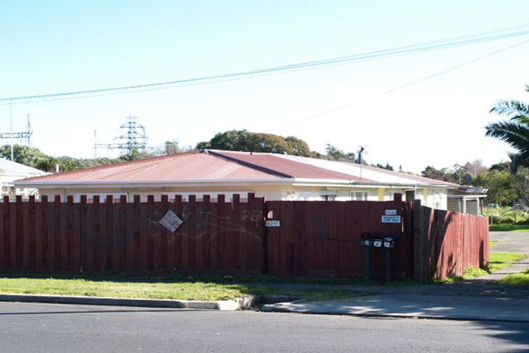 Photo of property in 2/295 Massey Road, Mangere East, Auckland, 2024