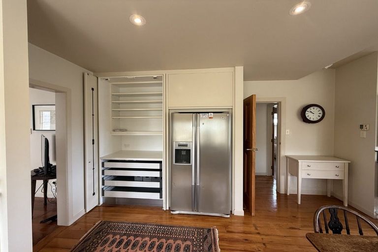 Photo of property in 24 Harbour View Road, Northland, Wellington, 6012