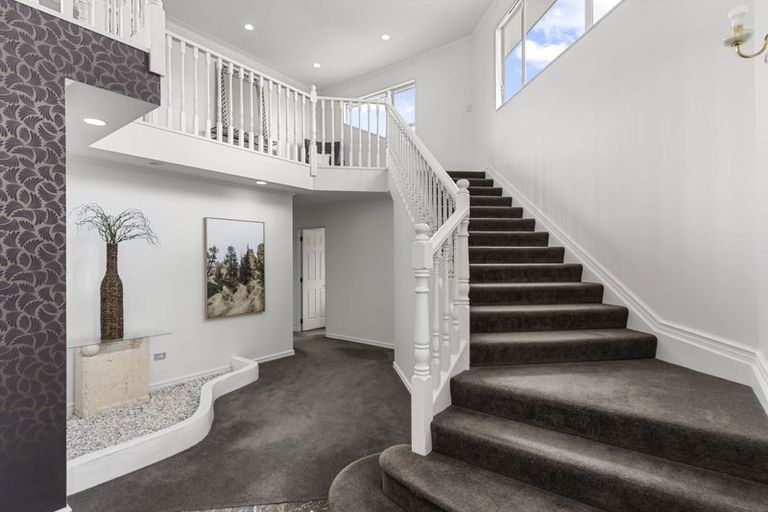 Photo of property in 9 Nathan Close, Somerville, Auckland, 2014