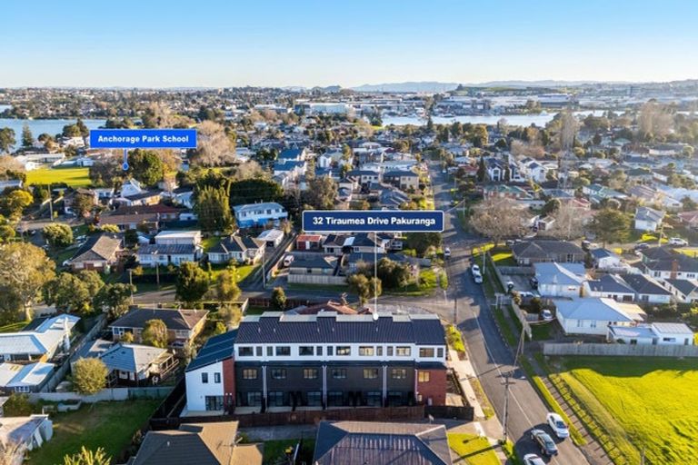 Photo of property in 32 Tiraumea Drive, Pakuranga, Auckland, 2010