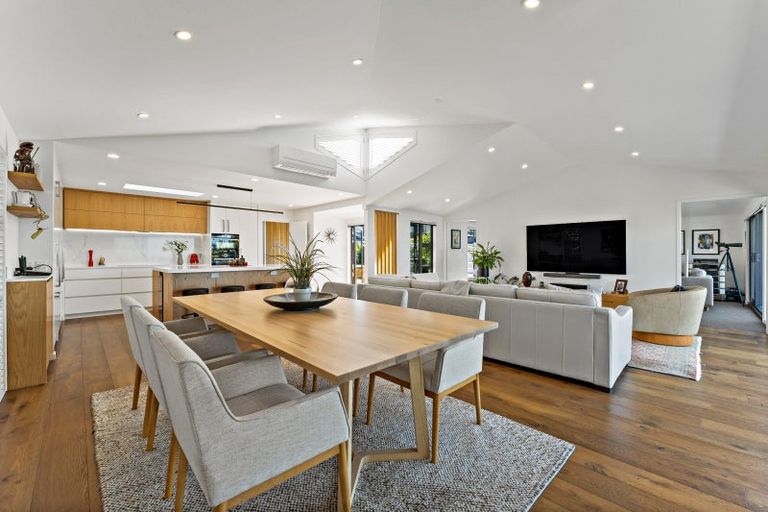 Photo of property in 2/16 Marama Street, Castor Bay, Auckland, 0620