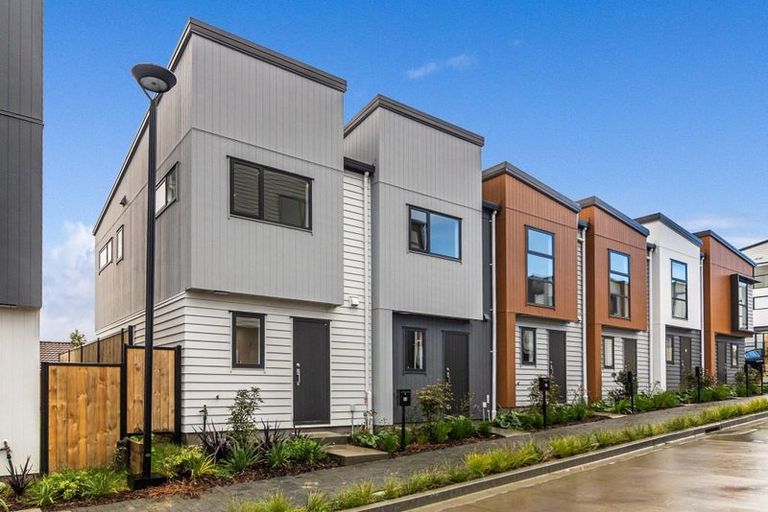 Photo of property in 13 Raupeti Lane, Henderson, 0612