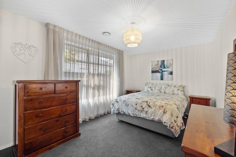 Photo of property in 237 Estuary Road, South New Brighton, Christchurch, 8062