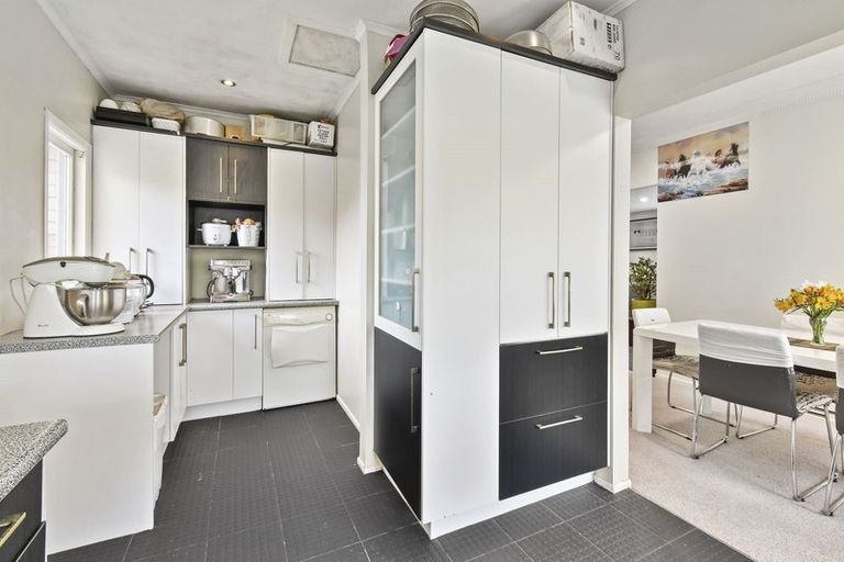 Photo of property in 15 Laurie Avenue, Papakura, 2110