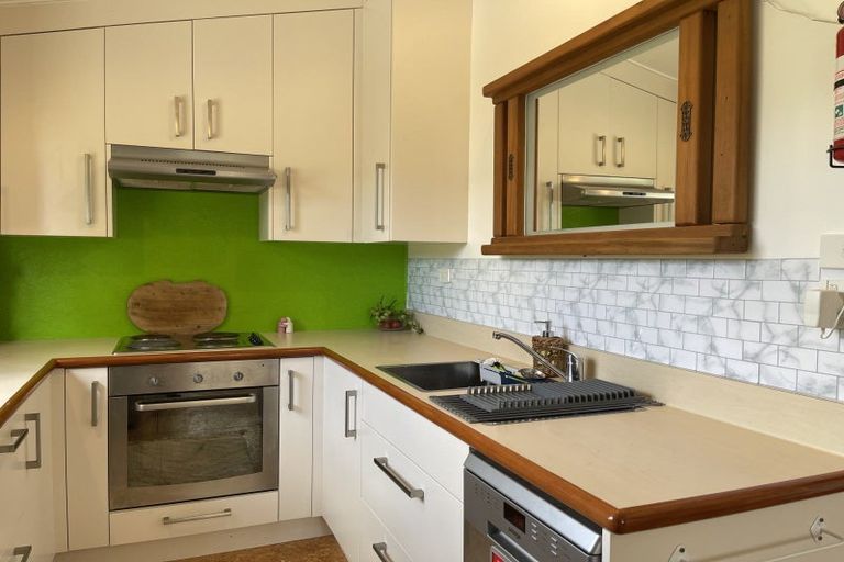 Photo of property in 19 Rathbone Street, Waipawa, 4210