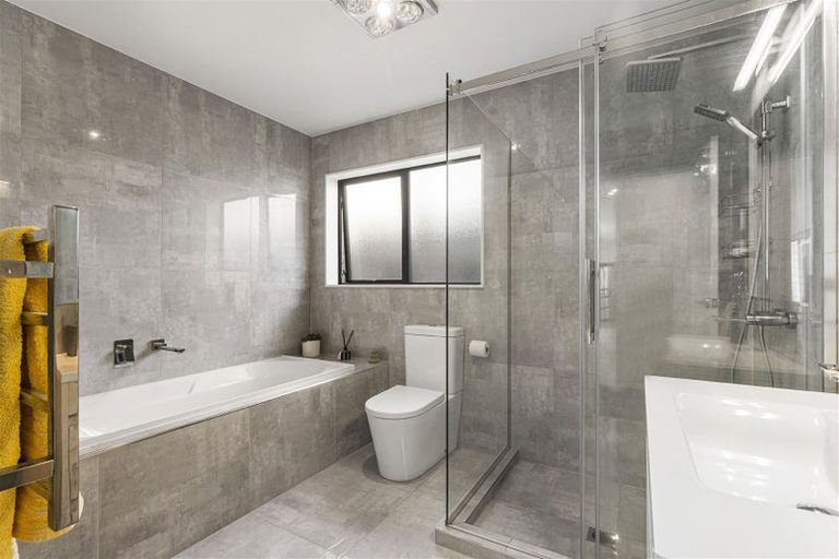 Photo of property in 39 Symes Drive, Red Beach, 0932