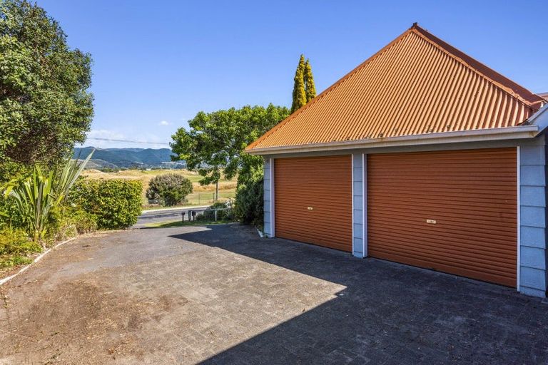 Photo of property in 87 Golf Road, Paraparaumu Beach, Paraparaumu, 5032