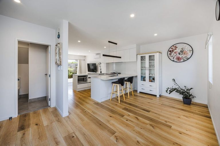 Photo of property in 27c Megan Avenue, Pakuranga Heights, Auckland, 2010