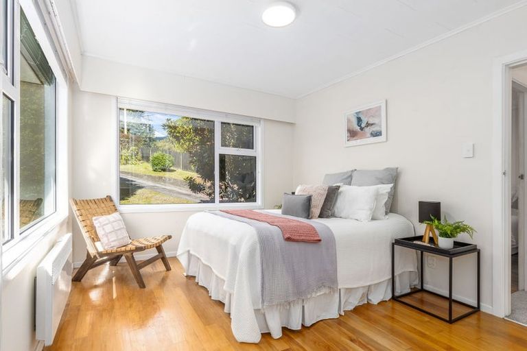 Photo of property in 22 Kaitawa Crescent, Paraparaumu, 5032