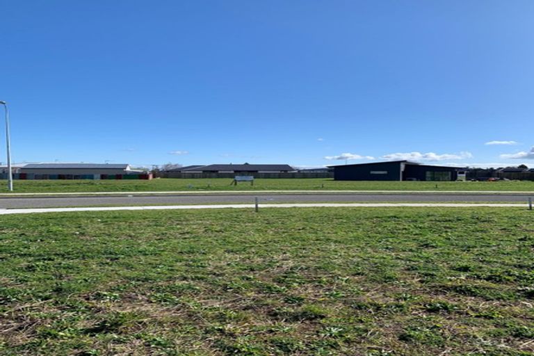 Photo of property in 4 Thorn Place, Levin, 5510