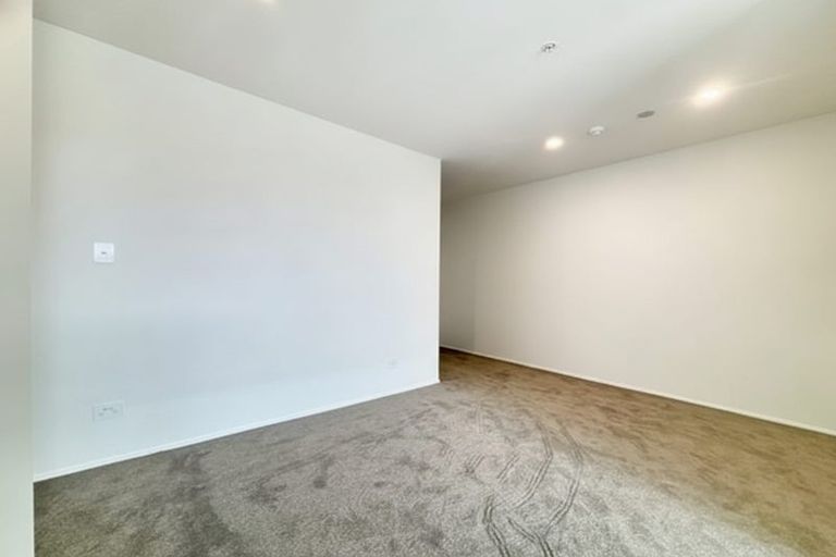 Photo of property in 12/18 Karengo Street, Long Bay, Auckland, 0630