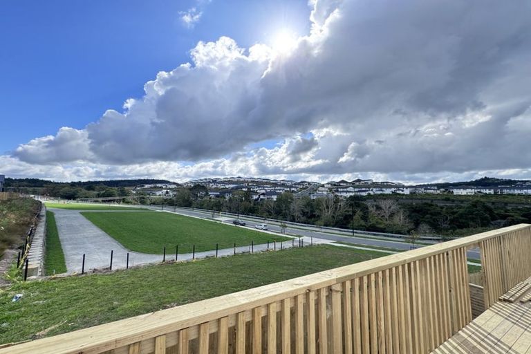 Photo of property in 11 Maka Terrace, Orewa, 0931