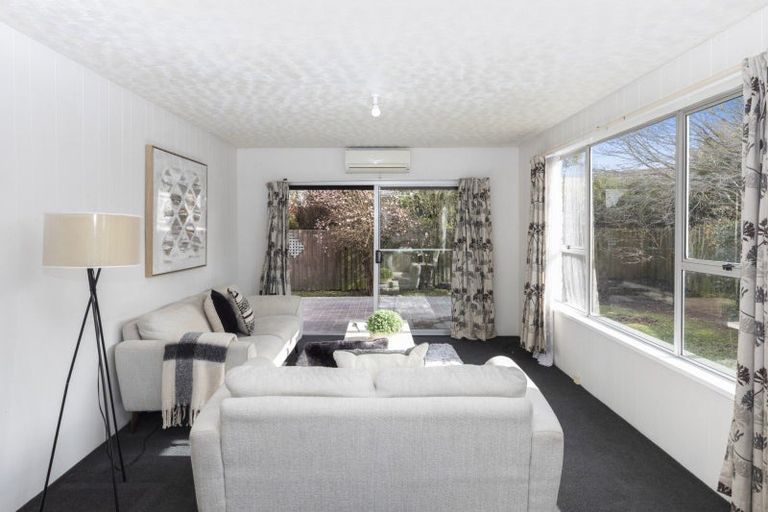 Photo of property in 2/12 Steadman Road, Broomfield, Christchurch, 8042