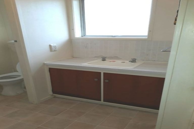 Photo of property in 6b Kent Street, Waiuku, 2123