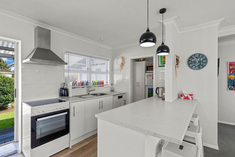 Photo of property in 16 Bledisloe Street, Levin, 5510