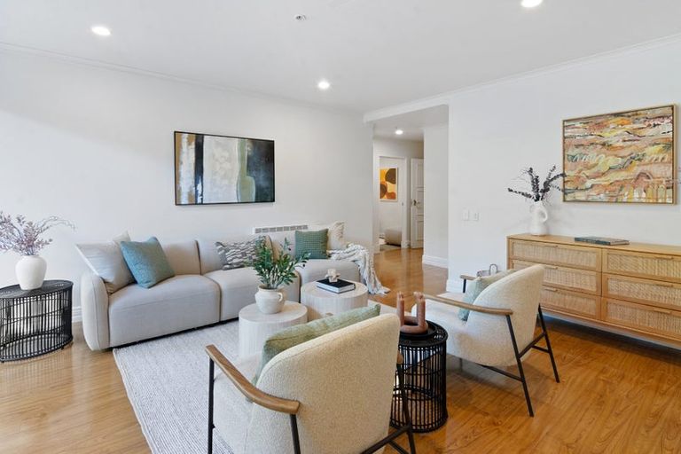 Photo of property in 1p/7-11 Bute Road, Browns Bay, Auckland, 0630