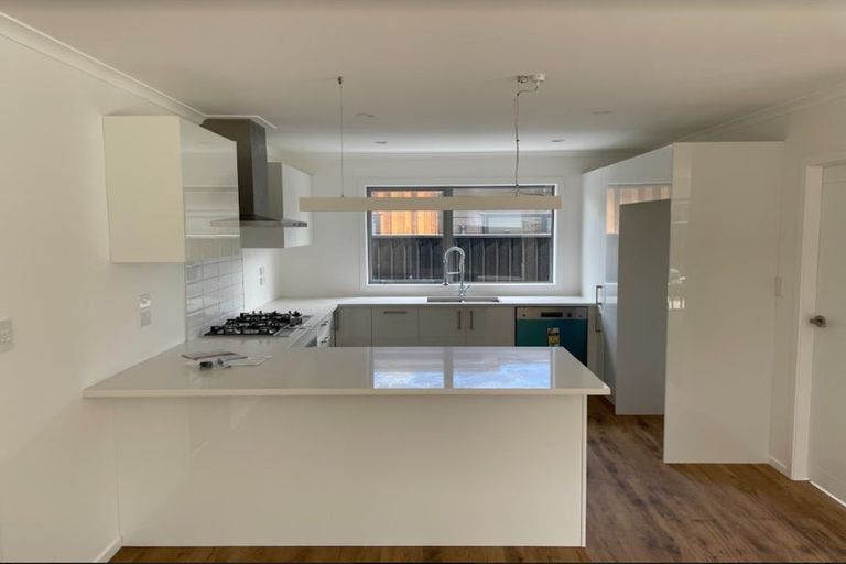 Photo of property in 9 Buddle Road, Wallaceville, Upper Hutt, 5018