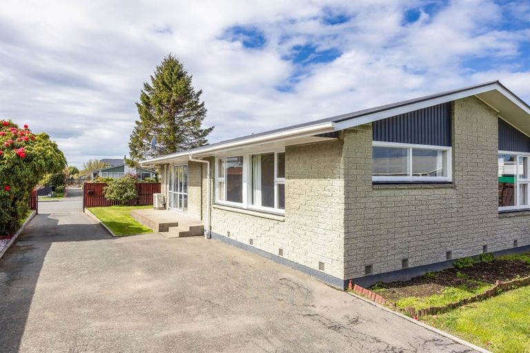 Photo of property in 33 Skerten Avenue, Hornby, Christchurch, 8042