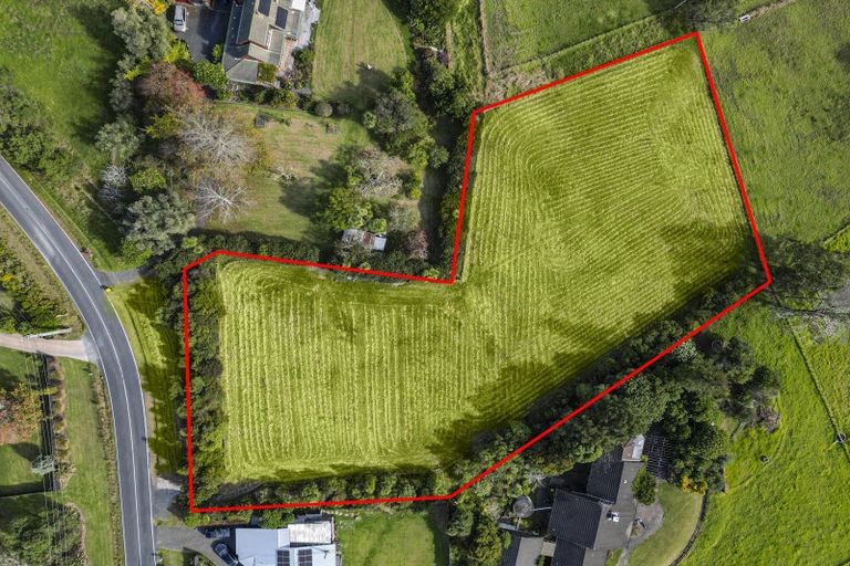 Photo of property in 13 Vaughans Road, Okura, Albany, 0792