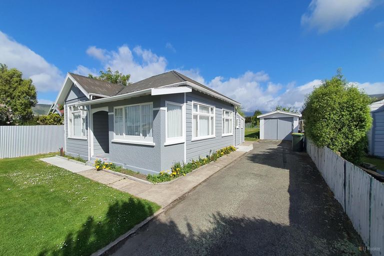 Photo of property in 14 Rhodes Street, Waimate, 7924