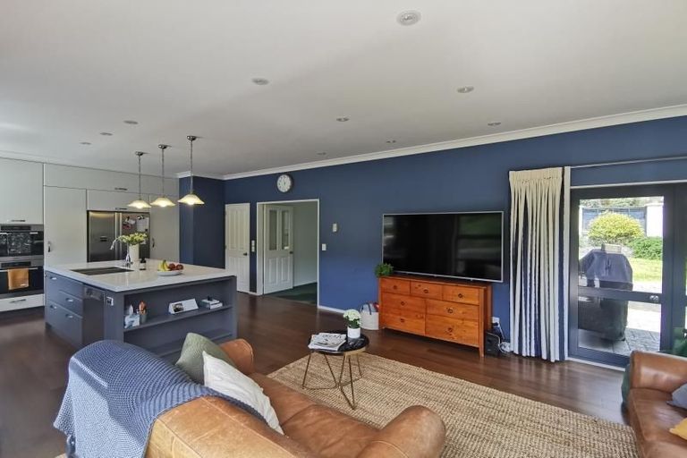 Photo of property in 26 Amesbury Drive, Churton Park, Wellington, 6037