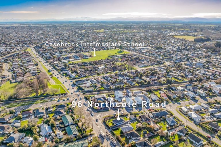 Photo of property in 96 Northcote Road, Northcote, Christchurch, 8052