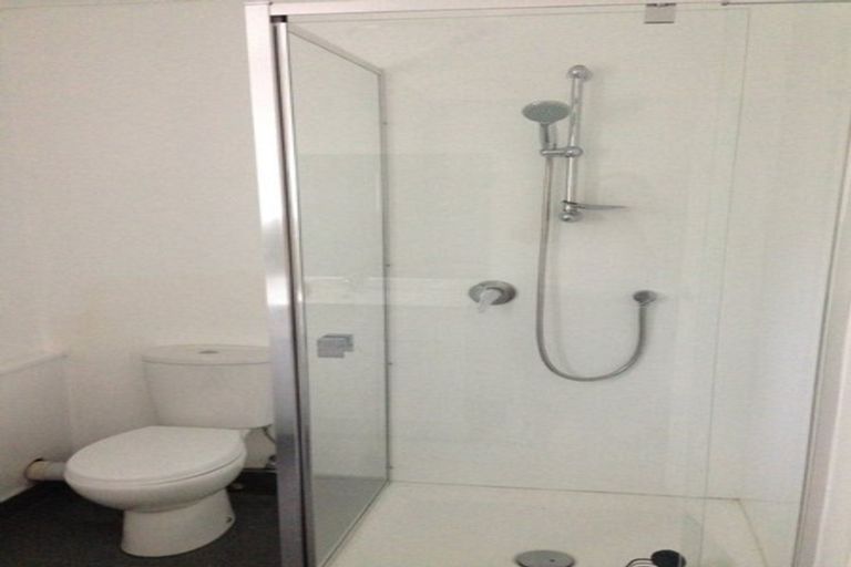 Photo of property in 9 Stottholm Road, Titirangi, Auckland, 0604