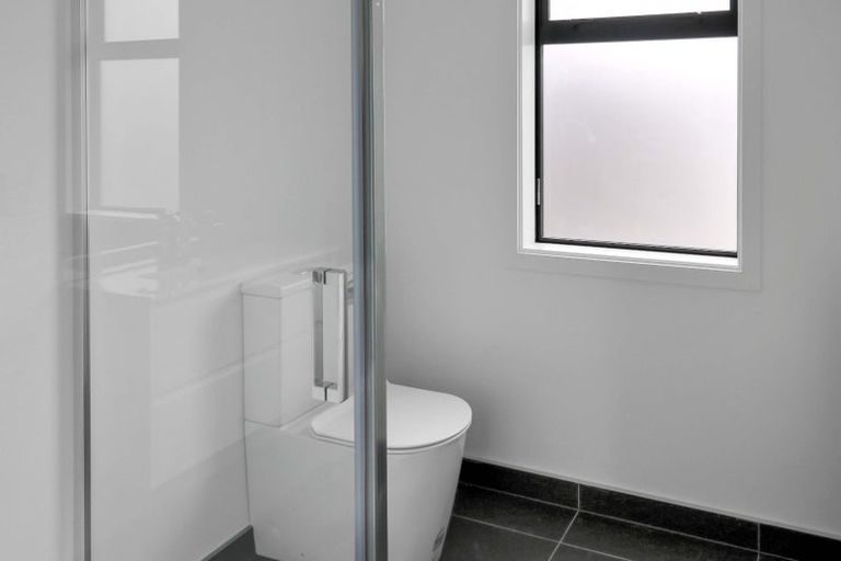 Photo of property in 1a Raymond Terrace, Fairfield, Lower Hutt, 5011