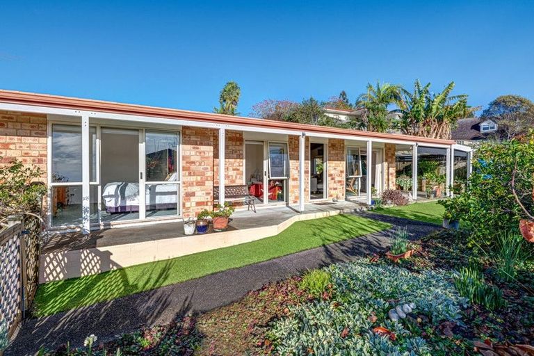 Photo of property in 72 Cabeleigh Drive, Helensville, 0800