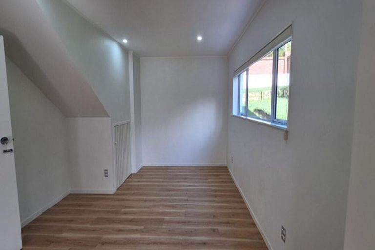 Photo of property in 26 Masterton Road, Rothesay Bay, Auckland, 0630