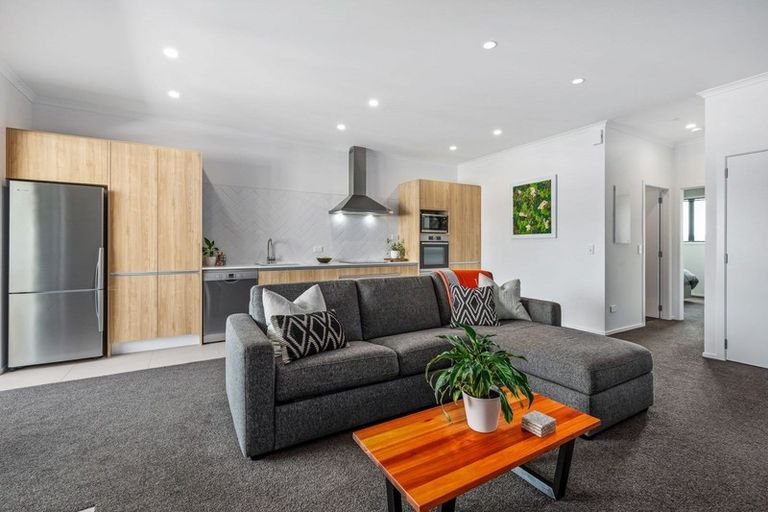 Photo of property in 3/2 Frances Bryers Road, Hobsonville, Auckland, 0616