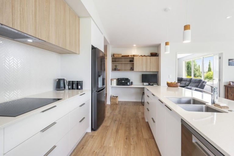 Photo of property in 15 Louise Drive, Ohauiti, Tauranga, 3112