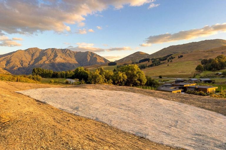Photo of property in 26 Fitzpatrick Road, Dalefield, Queenstown, 9371