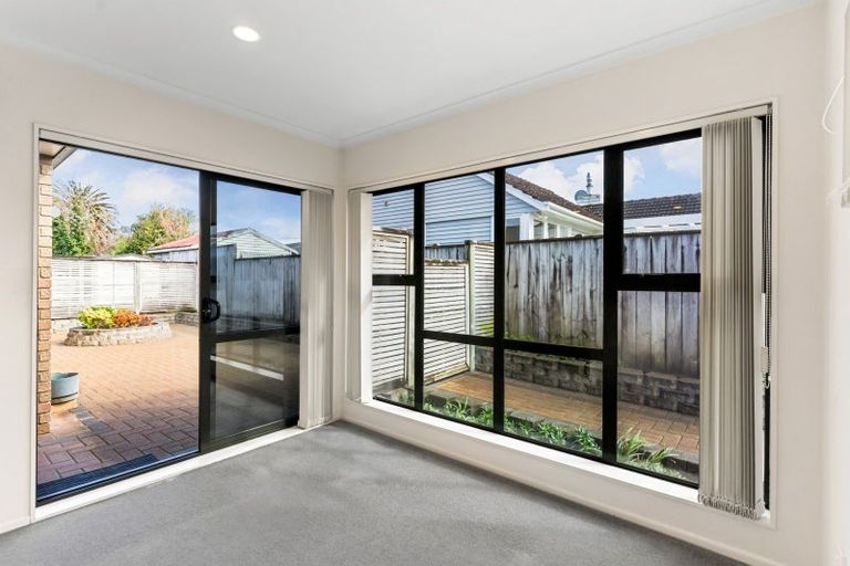 Photo of property in 12 Massey Street, Elderslea, Upper Hutt, 5018