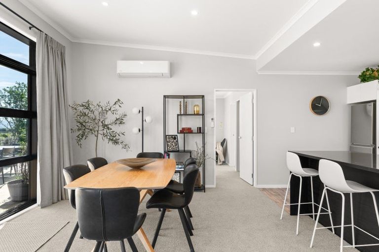 Photo of property in 27 Ferry Road, Martinborough, 5711