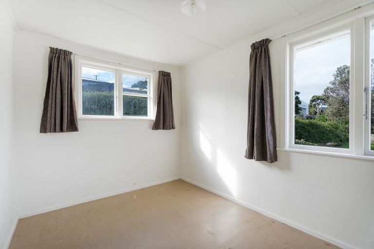 Photo of property in 6 Hereford Street, Cannons Creek, Porirua, 5024