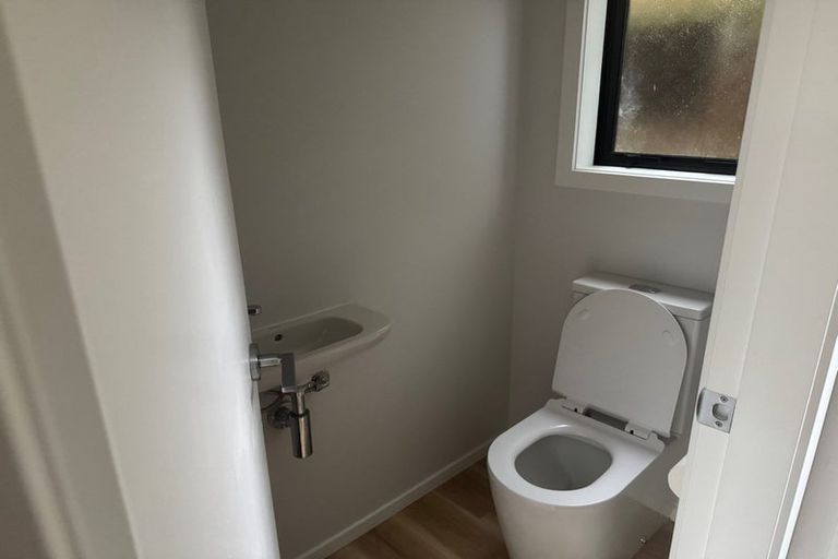 Photo of property in 6e Huia Street, Tawa, Wellington, 5028
