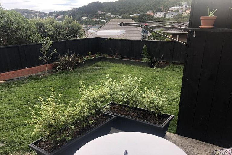 Photo of property in 70 Melbourne Road, Island Bay, Wellington, 6023