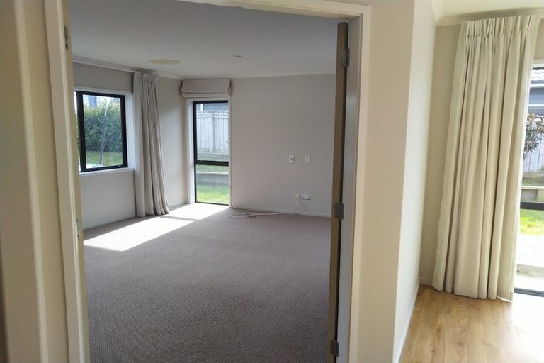 Photo of property in 23 Kahurangi Heights, Aotea, Porirua, 5024