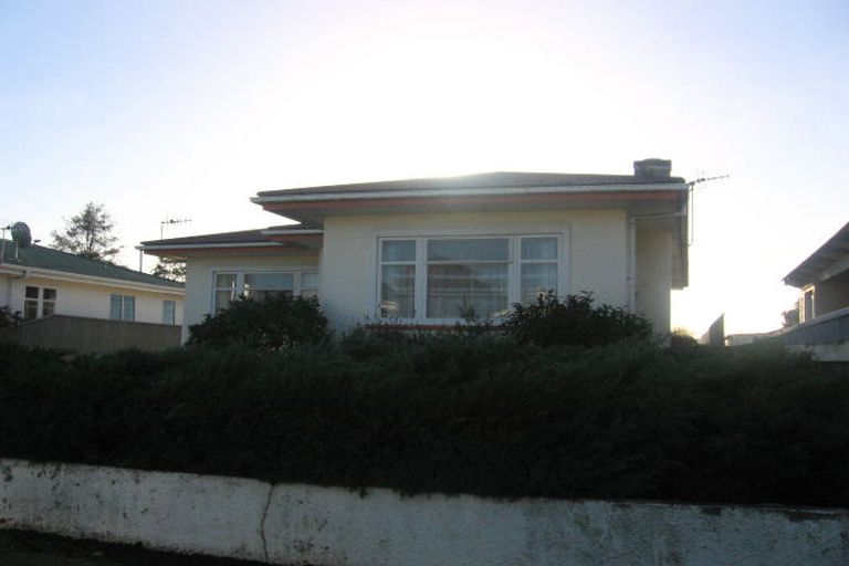 Photo of property in 85 Featherston Street, Takaro, Palmerston North, 4412