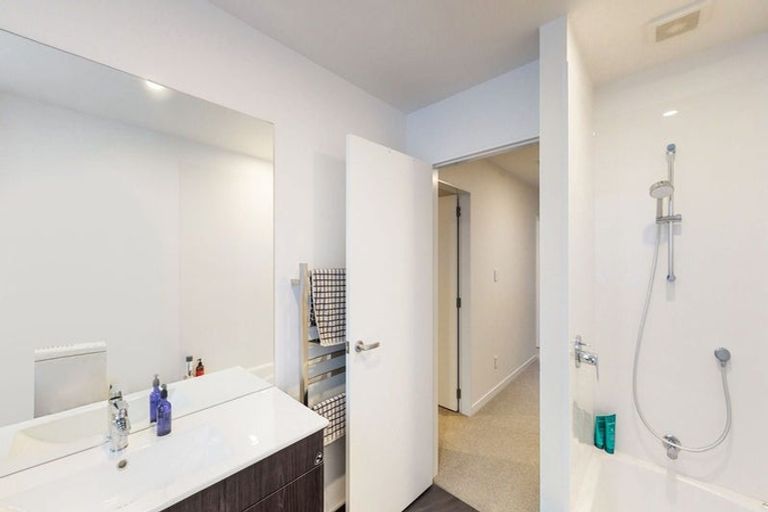 Photo of property in 18 Rua Kai Way, Brooklyn, Wellington, 6021