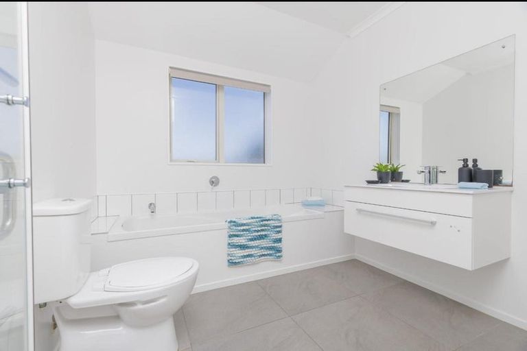 Photo of property in 24 Melksham Drive, Churton Park, Wellington, 6037